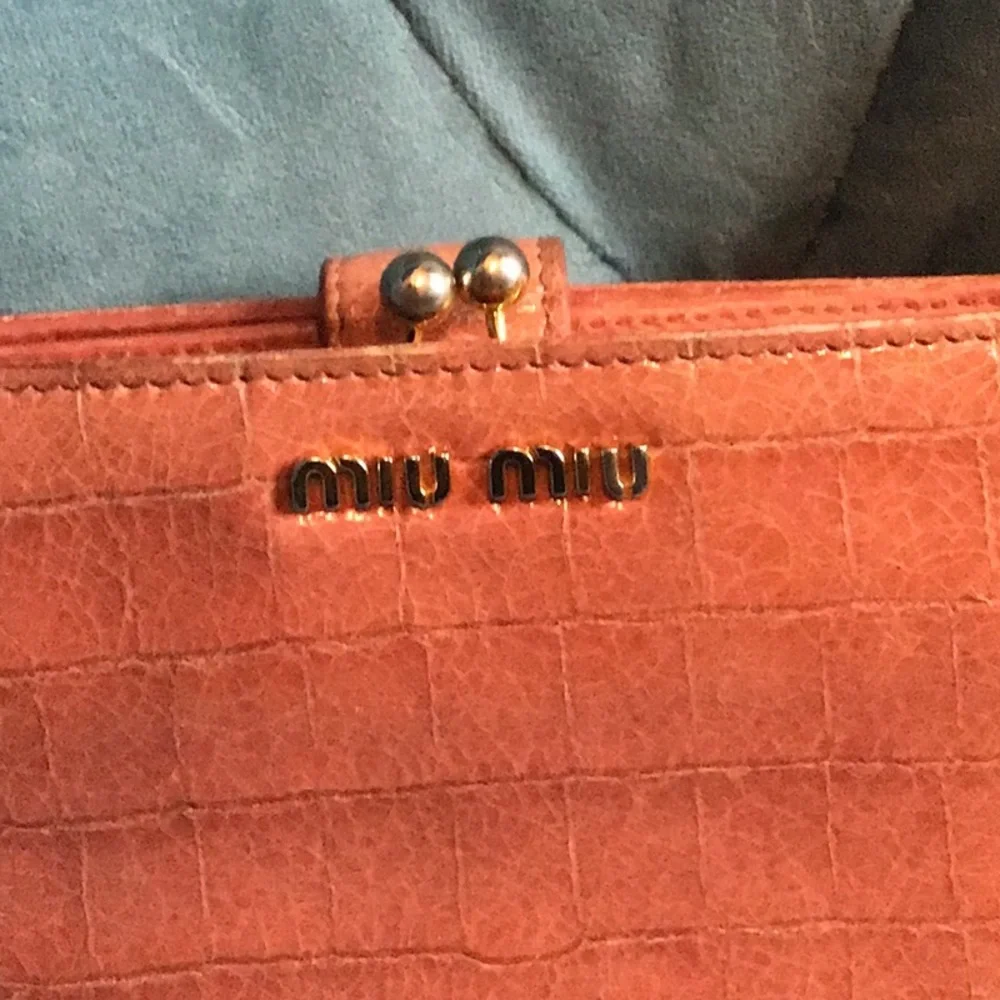 Miu Miu Kisslock Wallet